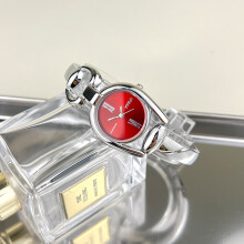 (Silver shell, red face) Retro button bracelet watch, fashionable ladies' bracelet, casual and fashionable quartz watch