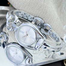 (Silver surface) Retro button bracelet watch, fashionable ladies' bracelet, casual and fashionable quartz watch