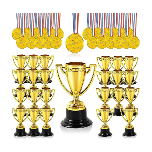 20 mini trofei e 20 medaglie premio, perfetti come bomboniere per le feste