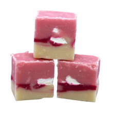 (225g Sweet Pouch) Boozy Eton Mess Fudge