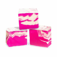 (225g Sweet Pouch) Sparkling Strawberry Flavoured Fudge