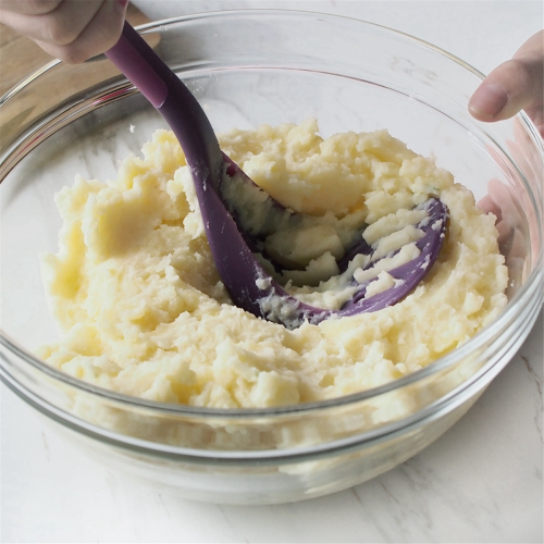 Potato Masher Spoon Potatoes 2