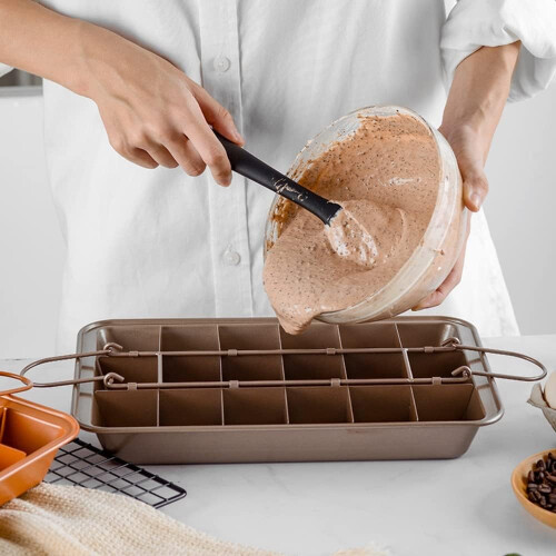 Brownie Pan Non-Stick for Brownies with 18 Pre-slice 2