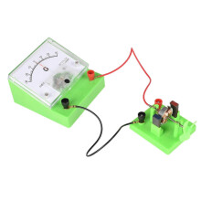 (Modèle B) Expérience de physique sur l'induction électromagnétique : bobine en cuivre, moteur à courant