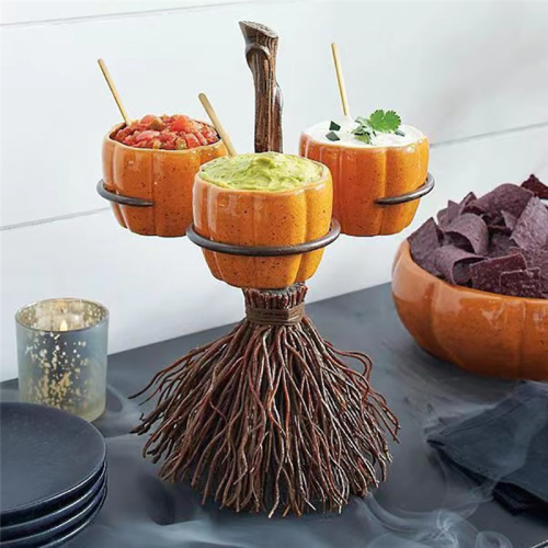 Roztomilé halloweenske misky z tekvice na metle pre Se 2