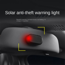 4 kpl auton aurinkoenergialla simuloitua hälytysvaroituslaitetta