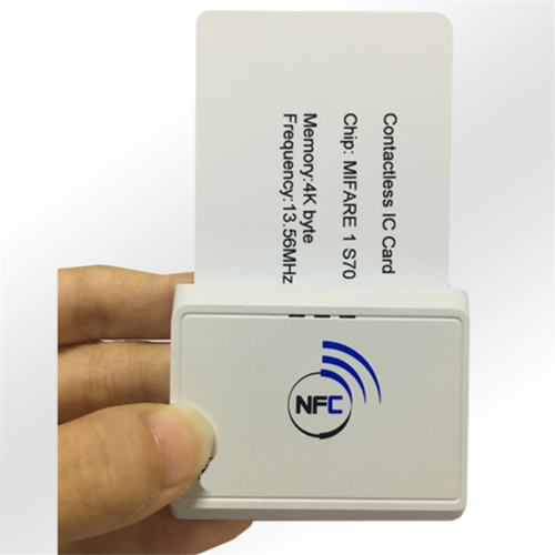 Lettore NFC wireless contactless 13,56 MHz Bluetooth 2