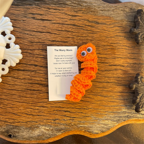 Presente de apoio emocional feito à mão Worry Worm, crochê 2