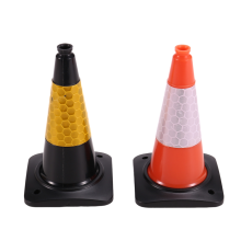 2 stuks Verkeerskegel simulatiemodel reflecterend in 1:1 schaal