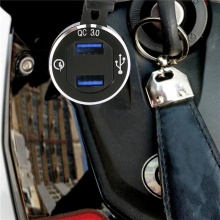 Caricabatterie USB doppio per moto in lega di alluminio Quick Charge 3.0 per accendisigari, voltmetro, presa DIN QC3.0 per adattatore