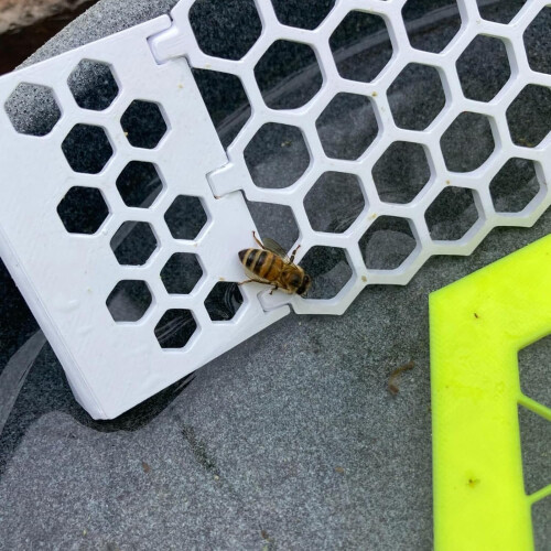 Floating bee water station, antidrug design for bees and pollinators, white 2