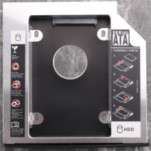 2. Udskiftning af harddisk/SSD-harddiskbakke til