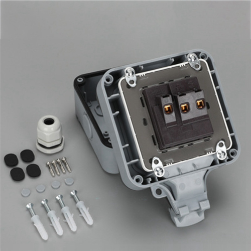 Scatola impermeabile IP66 13A con interruttore (spina UK)