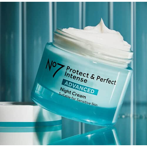Boots No7 (Twin Pack) No7 Protect & Perfect Day & Night Cream Bundle Set (50ml each) 2