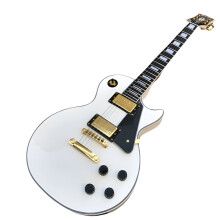 Aangepaste witte elektrische gitaar met rozenhout toets, zwart slagplaatje en gouden hardware