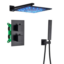 Matte zwarte thermostatische regen douche set met plafond gemonteerde badkuipmengkraan en wandgemonteerde kraan