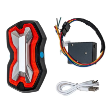 Motocyklové výstražné svetlo na prilbu LED inteligentné svetlo, super jas, podprsenka