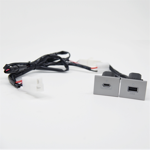 Θύρα φόρτισης USB με τροφοδοτικό για Focus 2004-2011 1