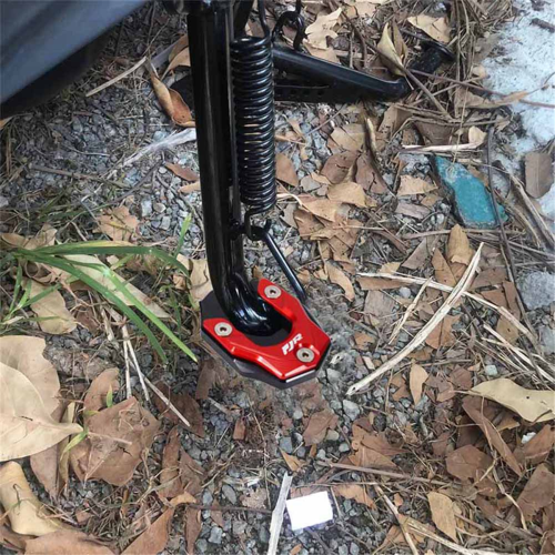Almohadilla roja para pata de cabra de motocicleta 2