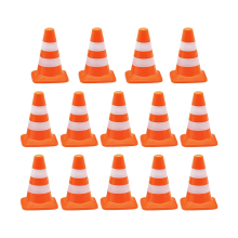 Lot de 14 mini cônes triangulaires, mini cônes de sécurité de simulation, panneaux de stationnement, barrages routiers, petits panneaux