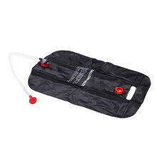 Tragbare solarbetriebene Warmwasserdusche mit 20L in Schwarz für Camping & Wandern