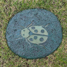 Glow in the Dark Stepping Stones for Garden Decoration Beetle 1 Stpck