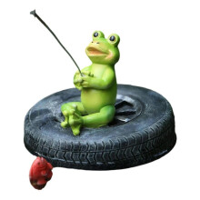 (Frog fishing) Floating Resins Frogs Statue Detailed Miniature Animal Figurine for Outdoor Water Features Garden Pond Decoration Gift Multicolor