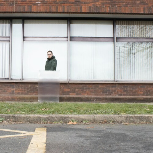 Optical Illusion Shield Panel - Magic Performance Prop with Lenticular Invisibility Effect（30X20CM） 2