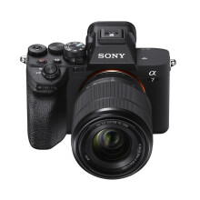 Sony Alpha 7 IV fullformatskamera med spegells utbytbar objektiv med 28-70 mm zoomobjektiv