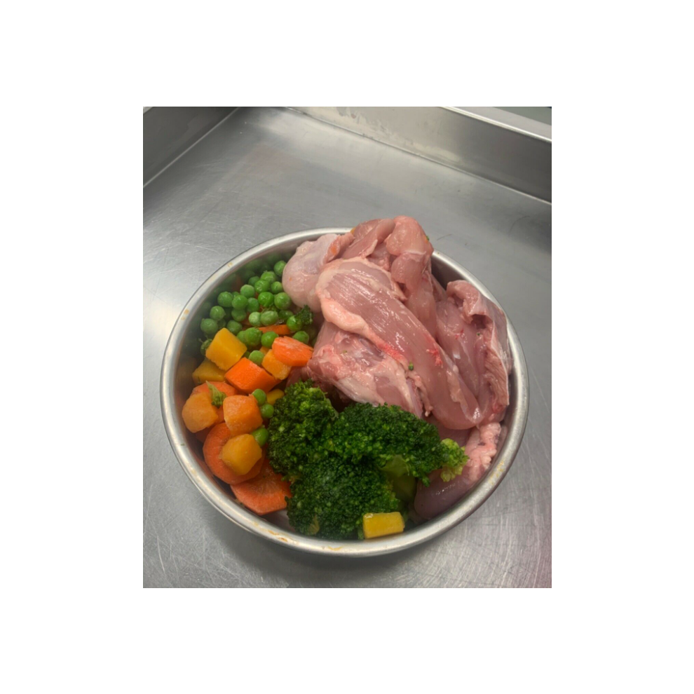 Middleton Raw Dog Food Dog Food Frozen Chicken & Veg Complete Meal 40X500g Bags 20Kg Box
