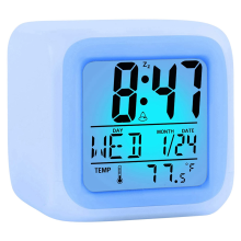 Uhr Digital für das Schlafzimmer Junge Mädchen, Kleine Schreibtisch Nachttische, Anzeige Zeit / Datum Led Licht mit Schlummer
