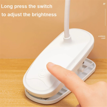 Lampe de bureau de lecture rechargeable par USB, protection des yeux, variateur à trois vitesses, portable, pliable, à pince, pour chevet
