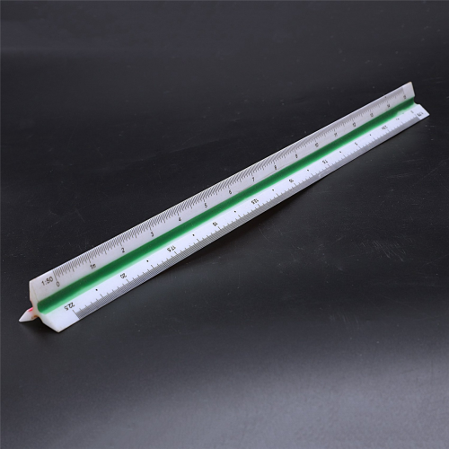1:20 1:25 1:50 1:75 1:100 1:125 Triangulär linjal i plast 1