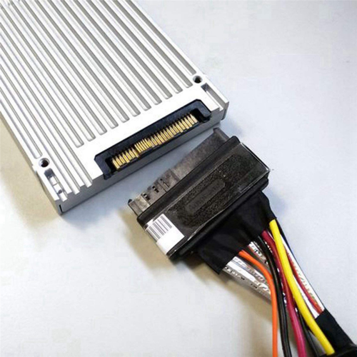 Ενσωματωμένο καλώδιο 12G Mini SAS HD σε U.2 / SFF-8643 σε SFF-8639 0,5M 2
