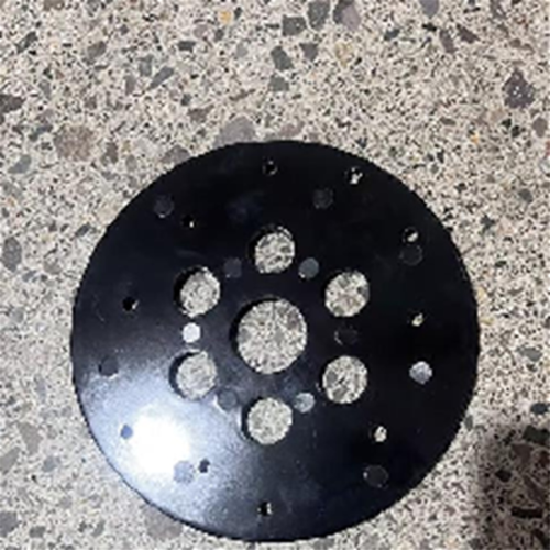 De geleidebusfreesplaat heeft een centrale opening van 1-1/4 inch om bussen te accepteren - Router 1