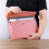 PU leren A4-map, waterdichte portfolio-envelop met drukknoopsluiting, roze 4