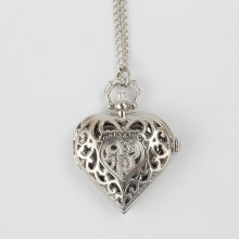 1 montre femme collier pendentif style médaillon coeur chaîne