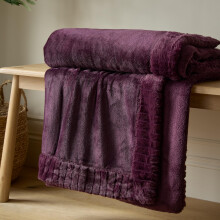 Catherine Lansfield Velvet and Faux Fur 150x200cm Blanket Throw Plum