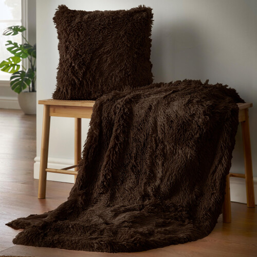 Catherine Lansfield Catherine Lansfield Cuddly Deep Pile 150x200cm Blanket Throw Chocolate 1