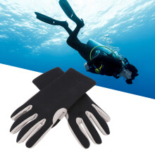 1 paire de gants aquatiques en néoprène de 2 mm, à 5 doigts, M