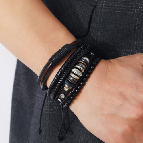 Braccialetto multistrato in pelle PU con perline nero 2