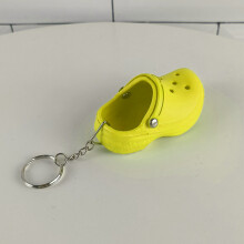 Llavero Mini Zapatilla de Silicona Adorable - Amarilla