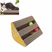 Rascador de cartón corrugado triangular para gatos