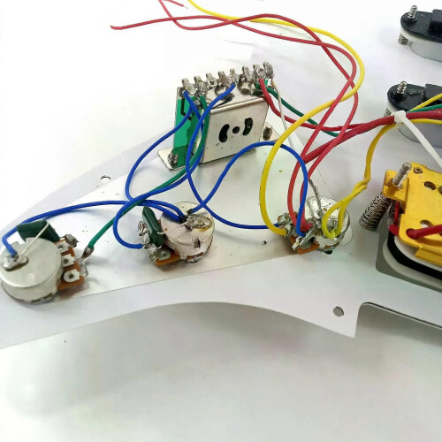Elgitarr pickup pickuper Laddade förtrådade skrapplatta 11 hål SSH Vit 2