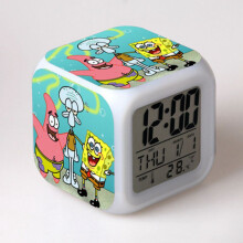 (Green)Wecker Spongebob Patrick Star LED leuchtend digital 7 Farben Schreibtisch Geschenke Uhr