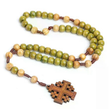 Collana con ciondolo a forma di croce di Gerusalemme con perline in legno, stile medievale, per donne
