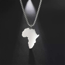 Collana con ciondolo a forma di mappa dell'Africa liscia Vassago da donna in acciaio inossidabile, da