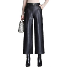 (M) Dambyxor med hög midja och vida ben, korta läderbyxor i konstläder, culotte-modell
