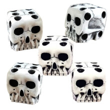 Set di 5 mini dadi decorativi bianchi a forma di scheletro per Halloween, ideali per club, pub o feste