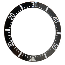 40 mm keramische Lünetteneinlage, schwarzer Grund weiße Ziffern